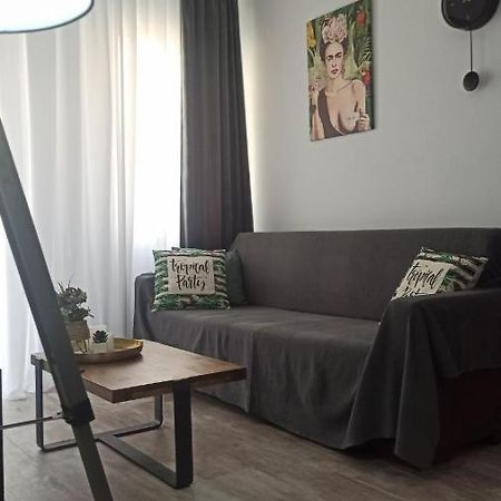 Down Town Luxurious Apartments Александроуполис Экстерьер фото